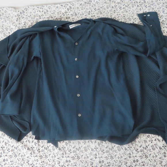 ISSEY MIYAKE Asymmetric pleated cape & button up sz 2 green - Picture 4 of 8